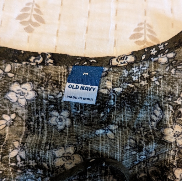 Old navy Floral peasant top with tie med - Picture 6 of 12